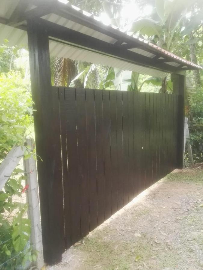 Casita Amarilla Villa Cahuita Luaran gambar